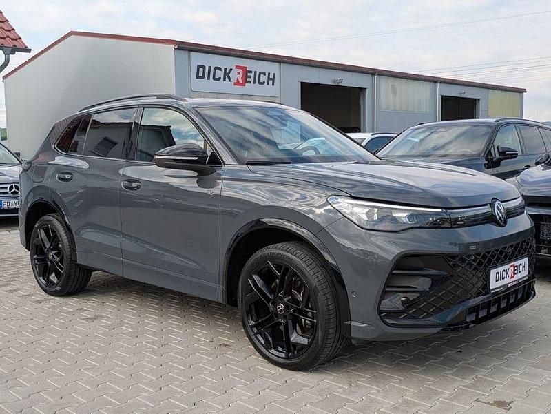 Delfingrau metallic Gebraucht 2025 VW Tiguan R-line SUV | 45.950 € (Guter Preis) - Bild 1/4