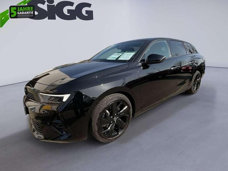 Gebraucht Opel Astra 131 PS (96 kW) 2023 Lackierung schwarz perla nera/ Kombi