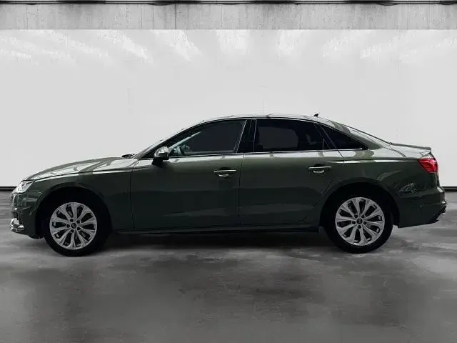 Gebraucht Audi A4 Advanced 136 PS (100 kW) 2022 Grün Limousine