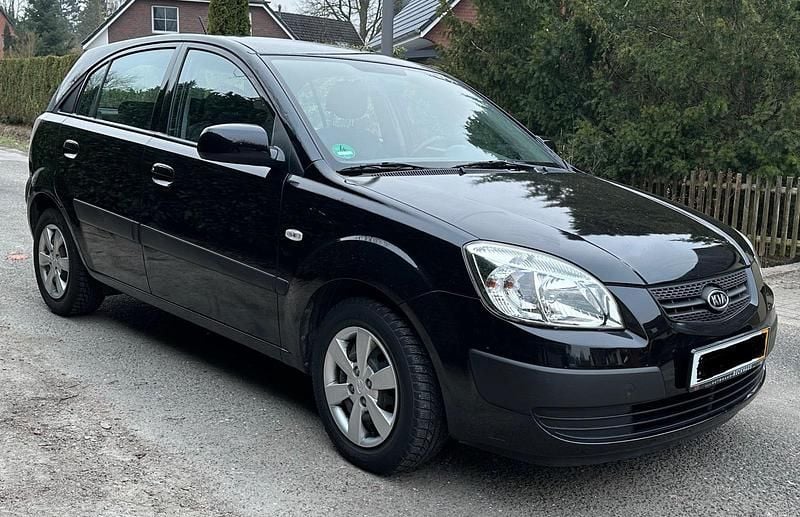 Schwarz Gebraucht 2009 Kia Rio Kleinwagen | 3.299 € (Fairer Preis) - Bild 1/4