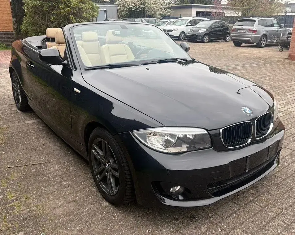 Gebraucht BMW 118 Cabriolet Advantage 143 PS (105 kW) 2012 Schwarz Cabrio
