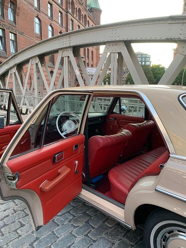 Gebraucht Mercedes W114 30 PS (22 kW) 1972 Beige Limousine