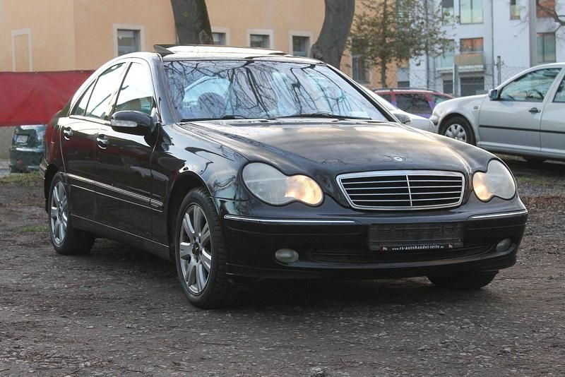 Gebraucht Mercedes C200 Avantgarde 163 PS (119 kW) 2002 Schwarz Limousine