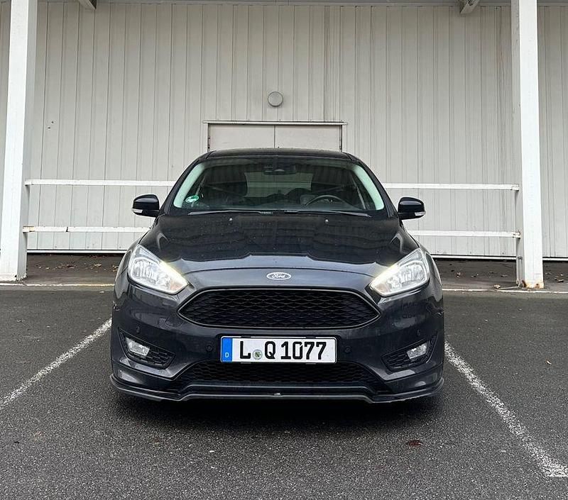 Gebraucht Ford Focus 120 PS (88 kW) 2015 Schwarz Kombi