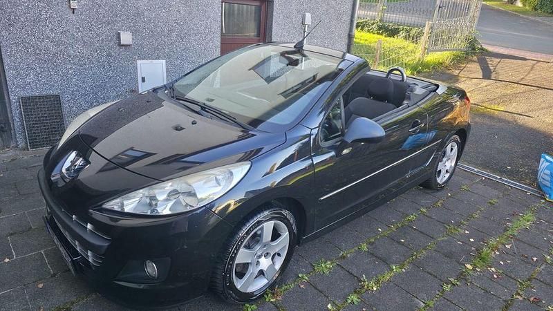 Schwarz Gebraucht 2011 Peugeot 207 CC Cabrio | 3.500 € (Etwas zu teuer) - Bild 1/4