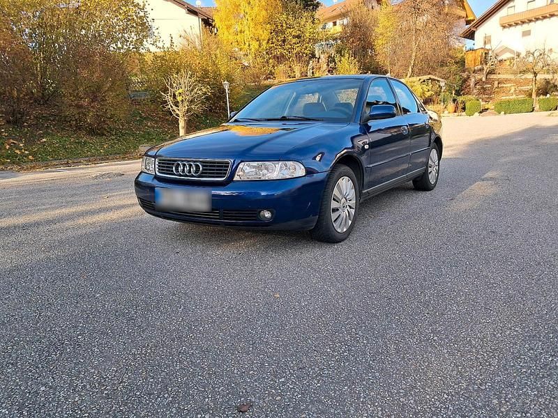 Second-hand Audi A4 125 CP (91 kW) 2000 Albastru Berlinǎ