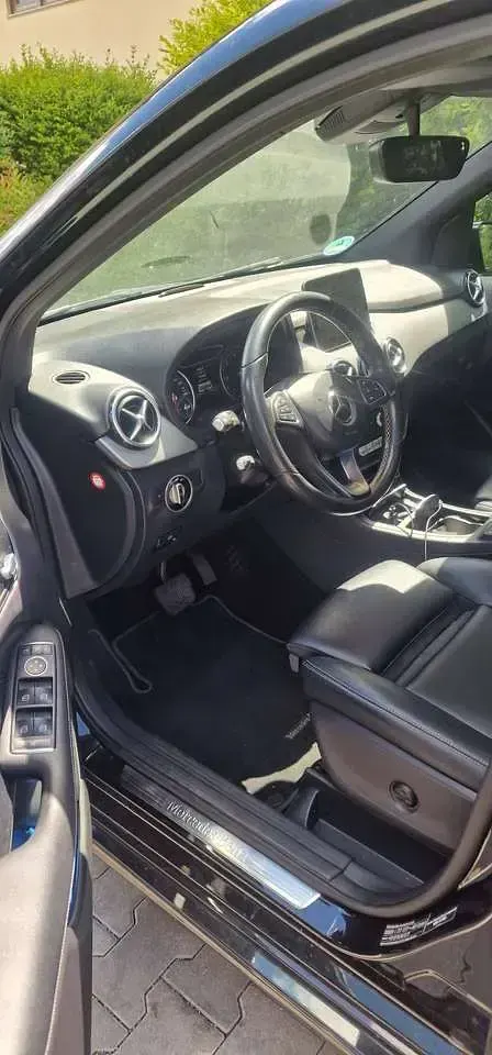 Gebraucht Mercedes B220 177 PS (130 kW) 2017 Schwarz Kleinwagen