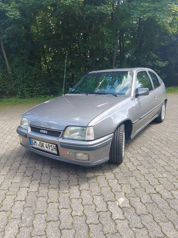 Grau Gebraucht 1991 Opel Kadett Kleinwagen | 16.800 € - Bild 1/4