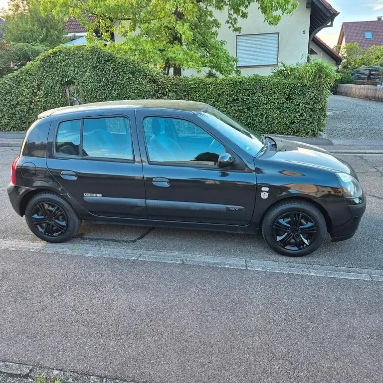 Gebraucht Renault Clio II 75 PS (55 kW) 2003 Schwarz Limousine