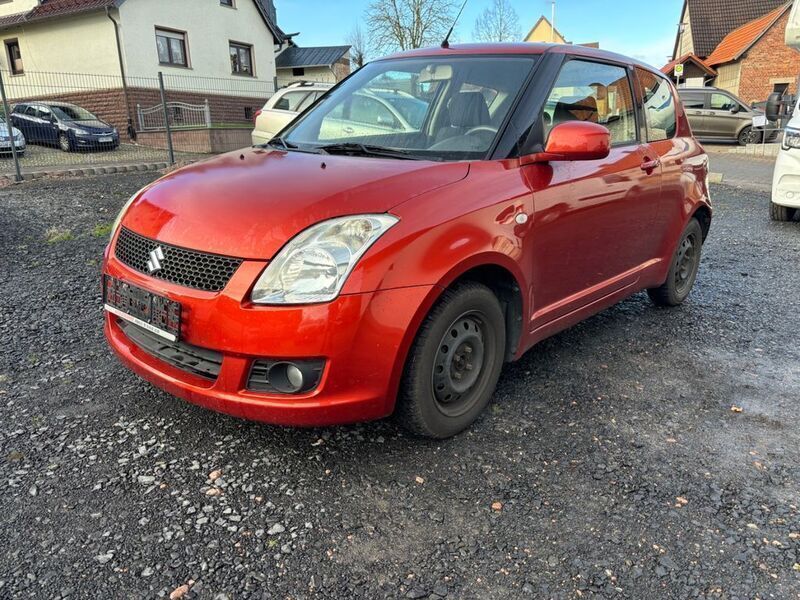 Rot Gebraucht 2009 Suzuki Swift Club Limousine | 1.990 € (Guter Preis) - Bild 1/4
