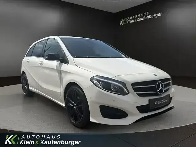 Gebraucht Mercedes B180 Style 122 PS (89 kW) 2018 Weiß Kleinwagen