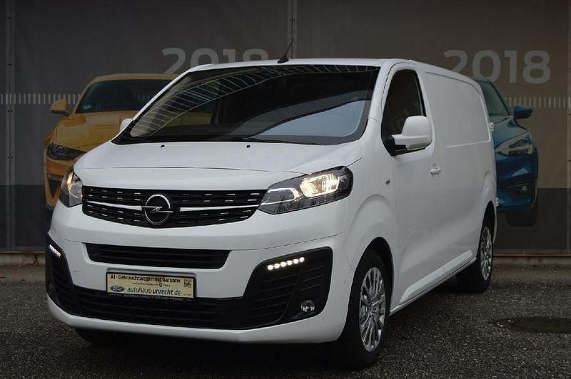 Gebraucht Opel Vivaro Innovation 150 PS (110 kW) 2020 Weiß Van / Kleinbus