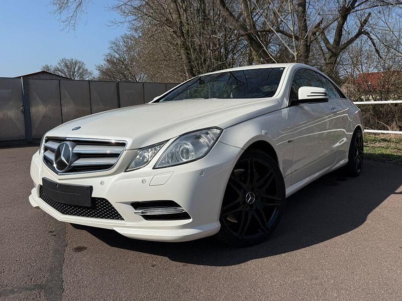 Gebraucht Mercedes E500 Elegance 408 PS (300 kW) 2012 Weiß Coupé
