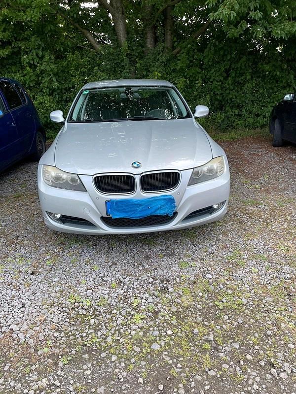 Silber Gebraucht 2011 BMW 316 Limousine | 5.799 € (Fairer Preis) - Bild 1/4