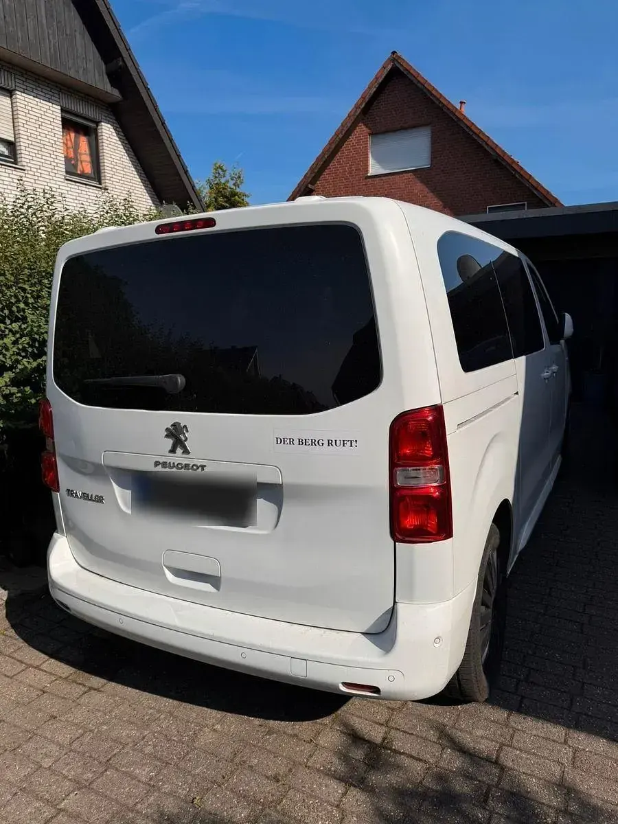 Gebraucht Peugeot Traveller Active 120 PS (88 kW) 2019 Weiß Van / Kleinbus