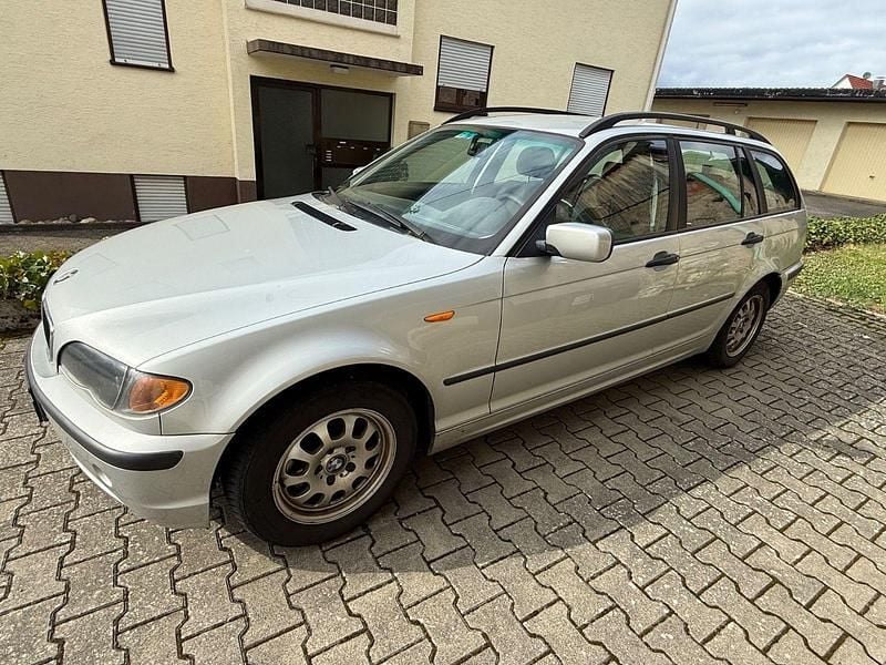 Gebraucht BMW 318 116 PS (85 kW) 2004 Silber Kombi