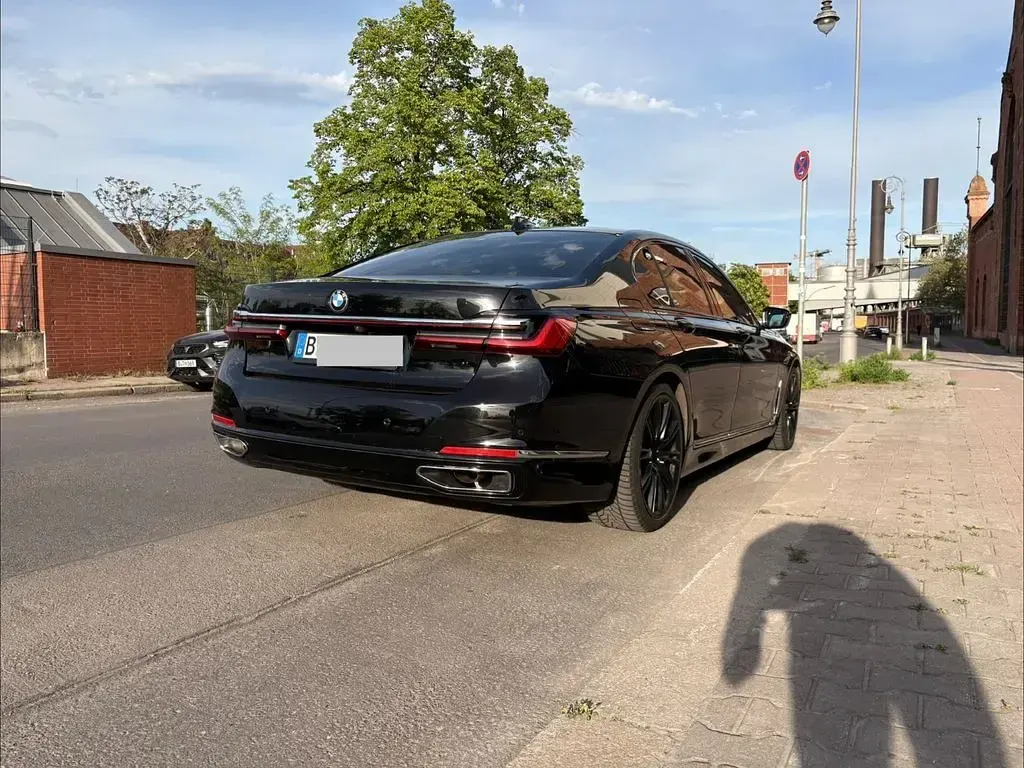 Gebraucht BMW 730 265 PS (194 kW) 2019 Schwarz Limousine
