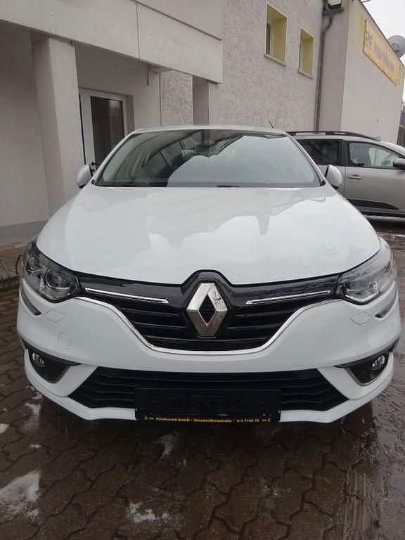 Gebraucht Renault Mégane IV Zen 140 PS (102 kW) 2019 Weiß Limousine