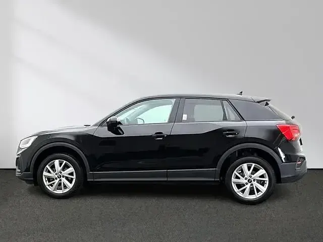 Gebraucht Audi Q2 Comfort 110 PS (80 kW) 2023 Brillantschwarz SUV