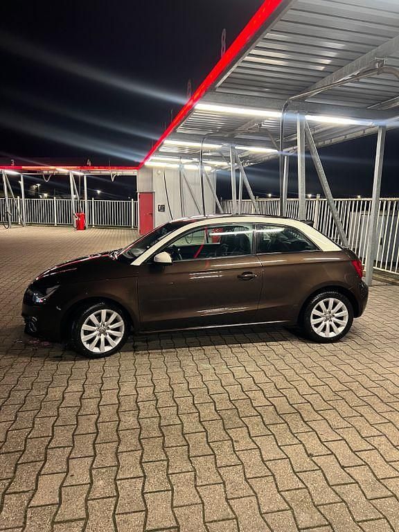 Gebraucht Audi A1 Sport 122 PS (89 kW) 2013 Braun Kleinwagen