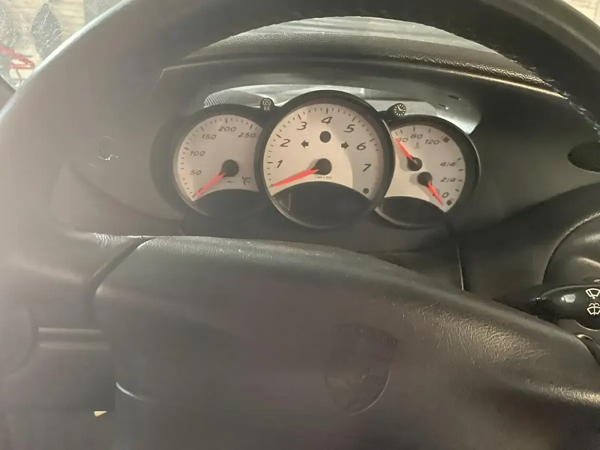 Gebraucht Porsche 986 Boxster 204 PS (150 kW) 1997 Silber Cabrio