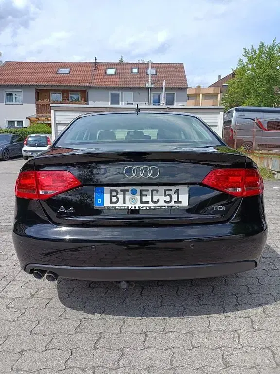 Gebraucht Audi A4 Ambiente 170 PS (125 kW) 2010 Schwarz Limousine