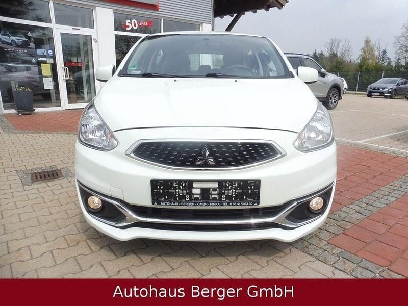 Gebraucht Mitsubishi Space Star Basis 71 PS (52 kW) 2018 Weiß Kleinwagen