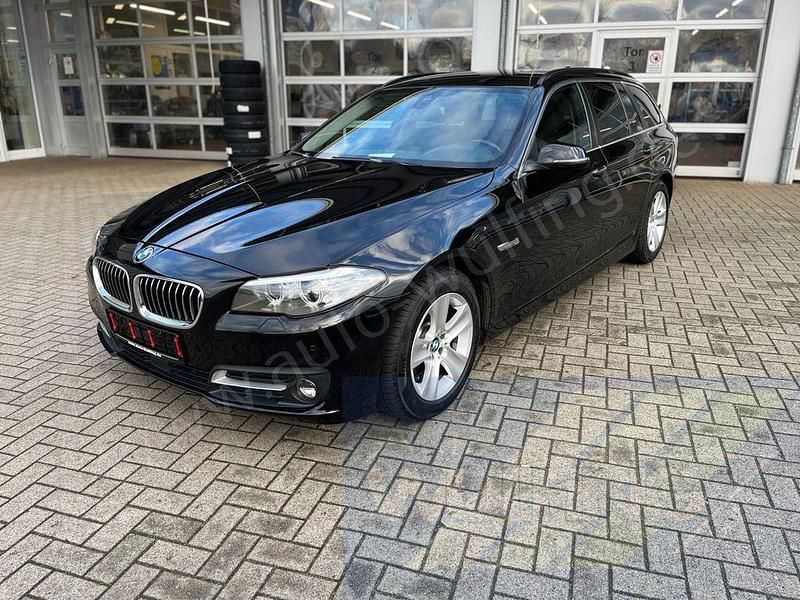 Schwarz Gebraucht 2015 BMW 520 Comfort Edition Kombi | 20.290 € (Teuer) - Bild 1/4