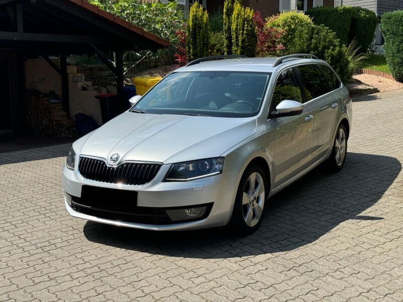 Silber Gebraucht 2015 Skoda Octavia Style Kombi | 7.750 € (Guter Preis) - Bild 1/4