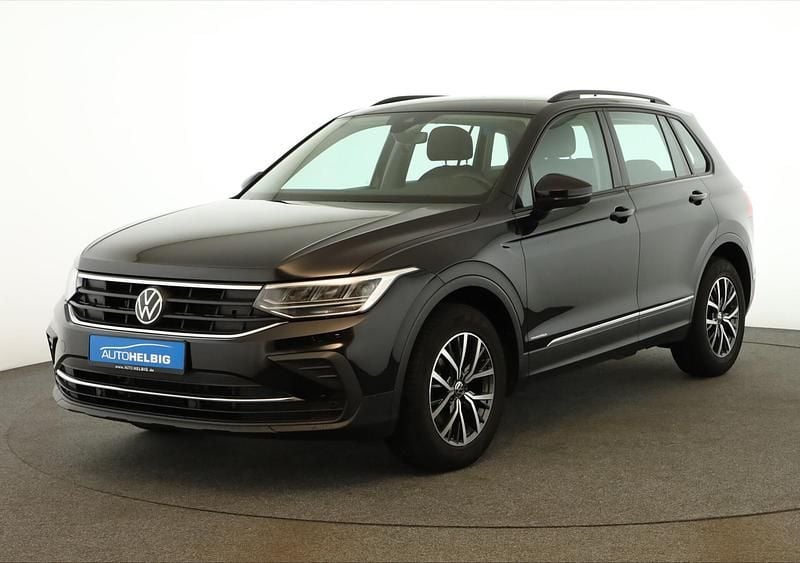 Deep black metallic Gebraucht 2022 VW Tiguan Life SUV | 27.880 € (Guter Preis) - Bild 1/4