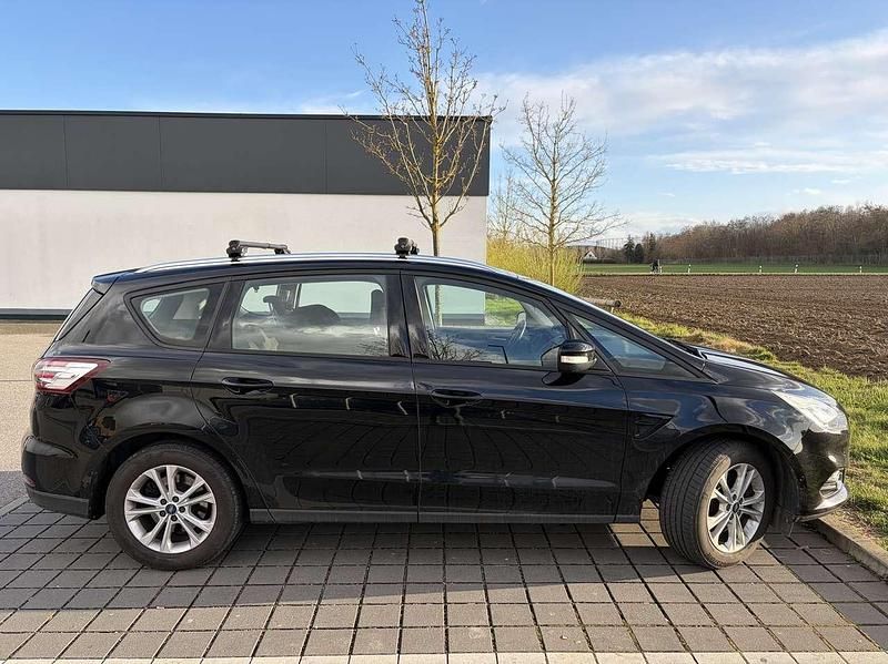 Gebraucht Ford S-MAX Titanium 150 PS (110 kW) 2018 Schwarz Van / Kleinbus
