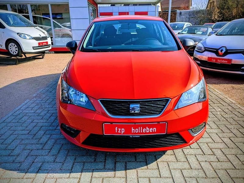 Gebraucht Seat Ibiza Reference 75 PS (55 kW) 2015 Rojo "chili" Kleinwagen