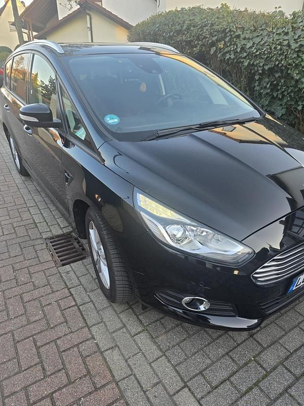Gebraucht Ford S-MAX S 165 PS (121 kW) 2019 Schwarz Van / Kleinbus