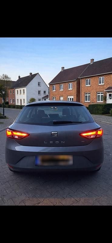 Gebraucht Seat Leon 122 PS (89 kW) 2013 Grau Limousine