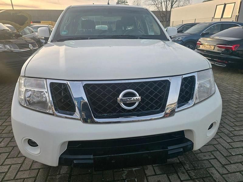 Weiß Gebraucht 2013 Nissan Navara SE Abholung | 10.500 € (Fairer Preis) - Bild 1/4