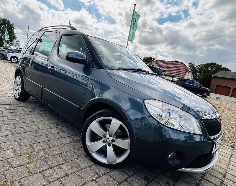 Grau Gebraucht 2014 Skoda Roomster Scout Plus Edition Kombi | 5.849 € (Fairer Preis) - Bild 1/4
