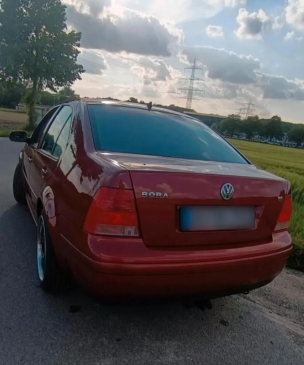 Gebraucht VW Bora 101 PS (74 kW) 1999 Rot Limousine