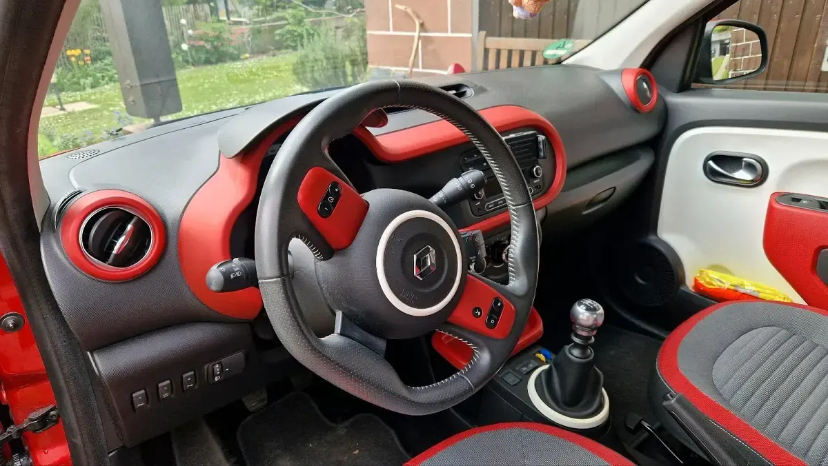Gebraucht Renault Twingo Luxe 90 PS (66 kW) 2015 Rot Kleinwagen