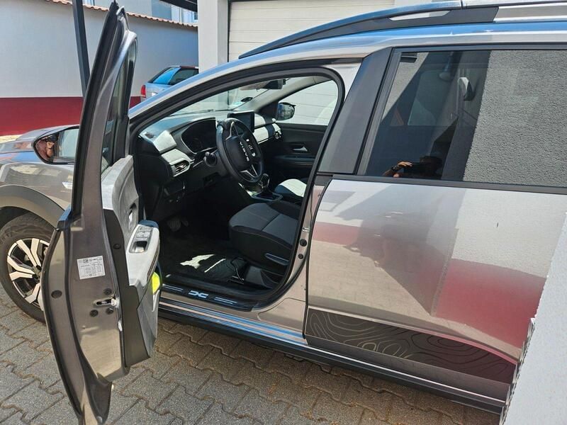 Schwarz Gebraucht 2023 Dacia Jogger Extreme Kombi | 23.900 € (Fairer Preis) - Bild 1/4