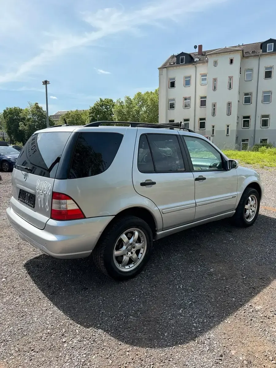 Gebraucht Mercedes ML350 235 PS (172 kW) 2003 Silber SUV