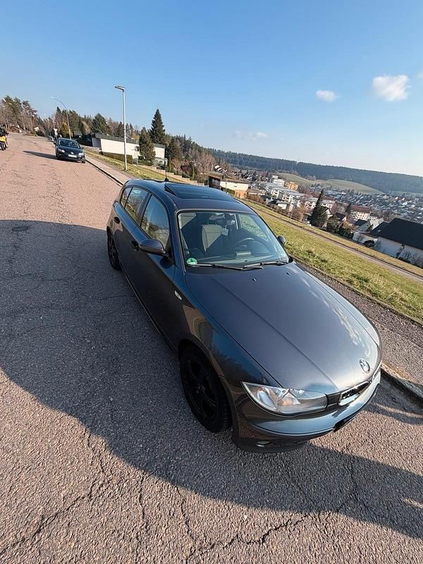 Gebraucht BMW 116 Basis 116 PS (85 kW) 2005 Grau Kleinwagen