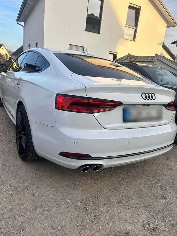 Gebraucht Audi A5 Sportback Ambiente 218 PS (160 kW) 2017 Weiß Kleinwagen