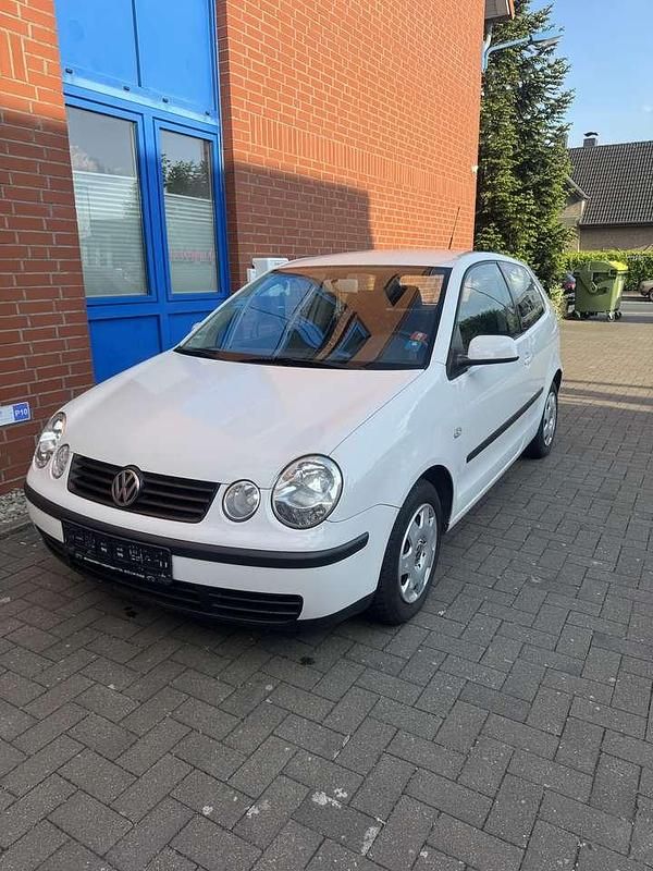 Weiß Gebraucht 2003 VW Polo Comfortline Kleinwagen | 1.700 € (Fairer Preis) - Bild 1/4