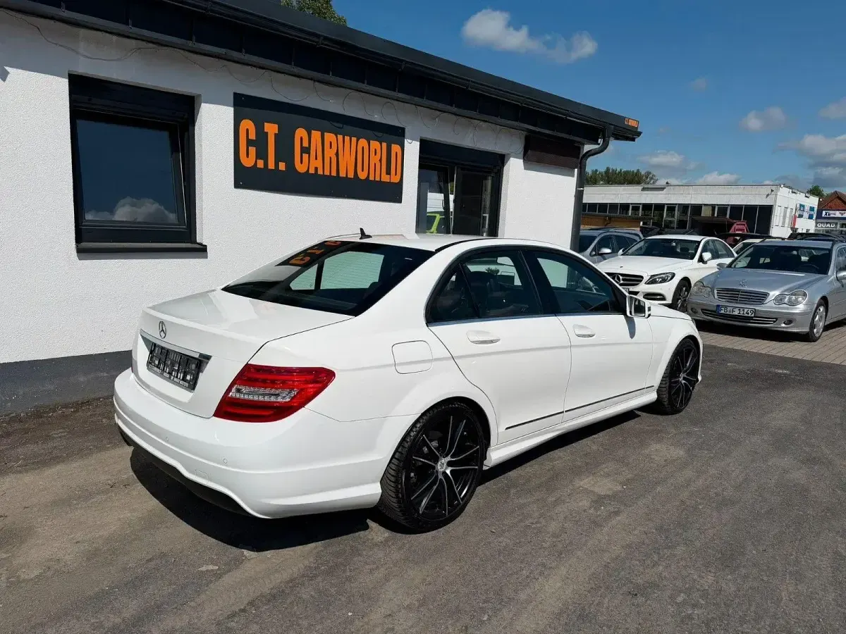 Gebraucht Mercedes C200 184 PS (135 kW) 2012 Weiß Limousine