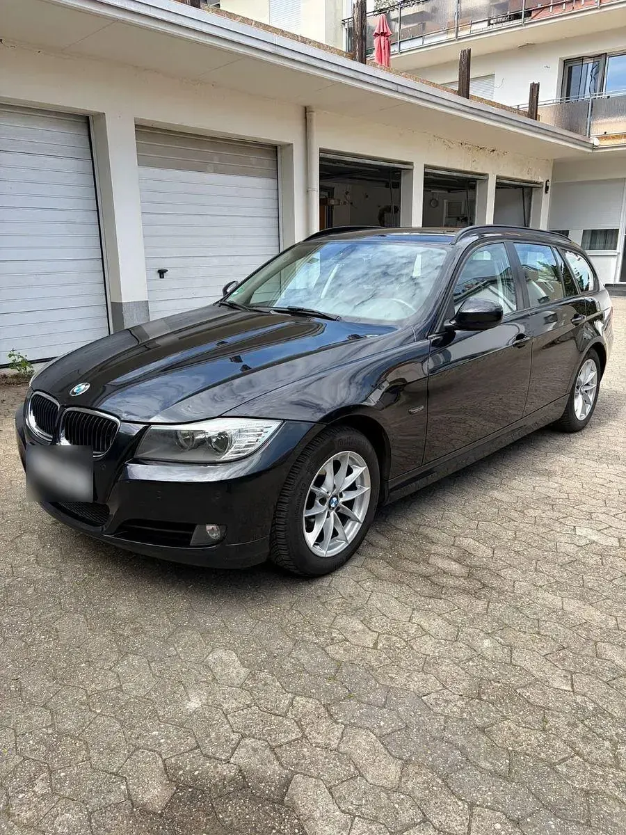 Używany BMW 320 2011 Czarny Kombi