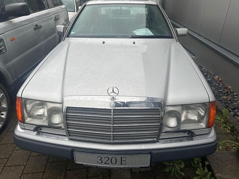 Second-hand Mercedes E320 220 CP (161 kW) 1993 Argintiu Coupe