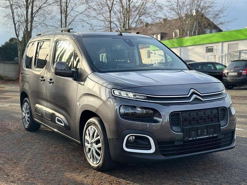 Grau Gebraucht 2018 Citroën Berlingo Feel Van / Kleinbus | 11.500 € (Fairer Preis) - Bild 1/4