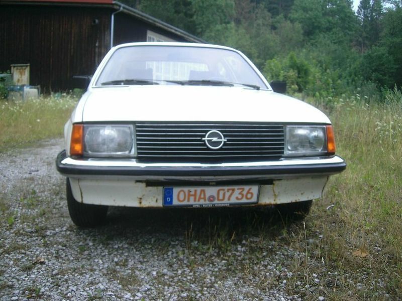 Opel rekord 1982