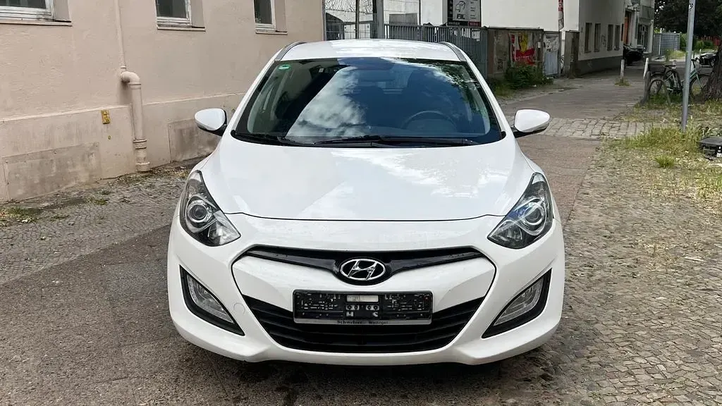 Gebraucht Hyundai i30 Trend 90 PS (66 kW) 2013 Weiß Kombi