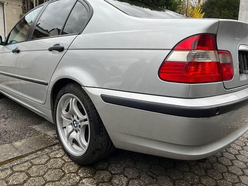 Gebraucht BMW 320 150 PS (110 kW) 2002 Silber Limousine